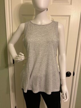 Lou & Grey Heather Gray Sleeveless Crewneck Tank Top